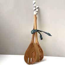 Load image into Gallery viewer, Bone Handle Spoon Set