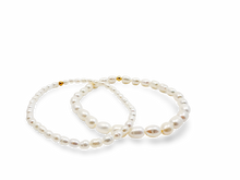 Load image into Gallery viewer, Tiny Freshwater Pearl Bracelet