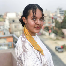 Load image into Gallery viewer, Lily Scrunchie