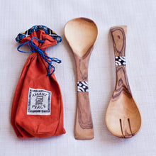 Load image into Gallery viewer, Olivewood & Bone Flat Spoon Set