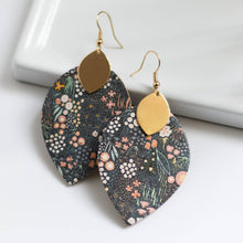 Load image into Gallery viewer, Juniper Cora Earrings