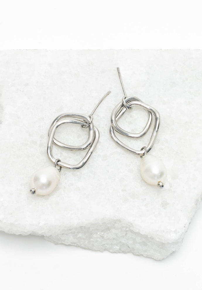 Everlasting Pearl Earrings in White Gold