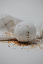 Load image into Gallery viewer, Flower Market | Honeysuckle
