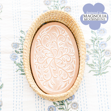 Load image into Gallery viewer, Oval Ivy Swirls Bread Warmer Basket
