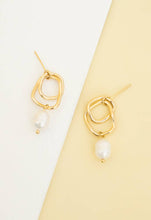 Load image into Gallery viewer, Everlasting Pearl Earrings in Gold
