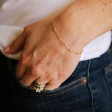 Load image into Gallery viewer, Beaded Gold Filled Chain Bracelet 7&quot;
