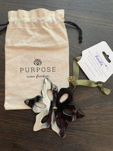 Load image into Gallery viewer, Snowflake Ornament
