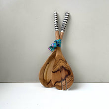 Load image into Gallery viewer, Bone Handle Spoon Set
