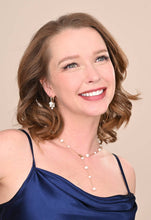 Load image into Gallery viewer, Golden Laurel Drops
